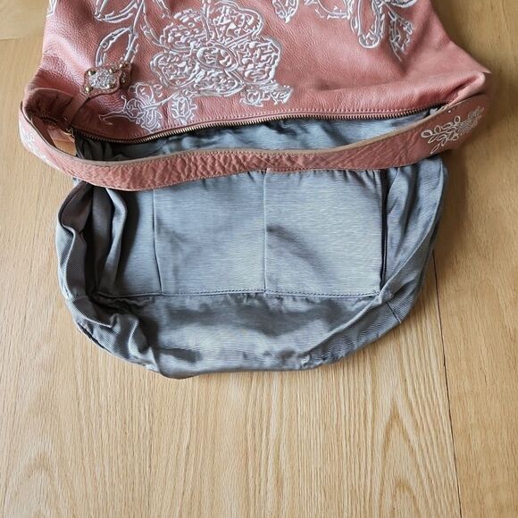 Isabella Fiore Blush/Peach Leather Floral Embroidered Hobo bag Garden Feminine - Picture 7 of 12